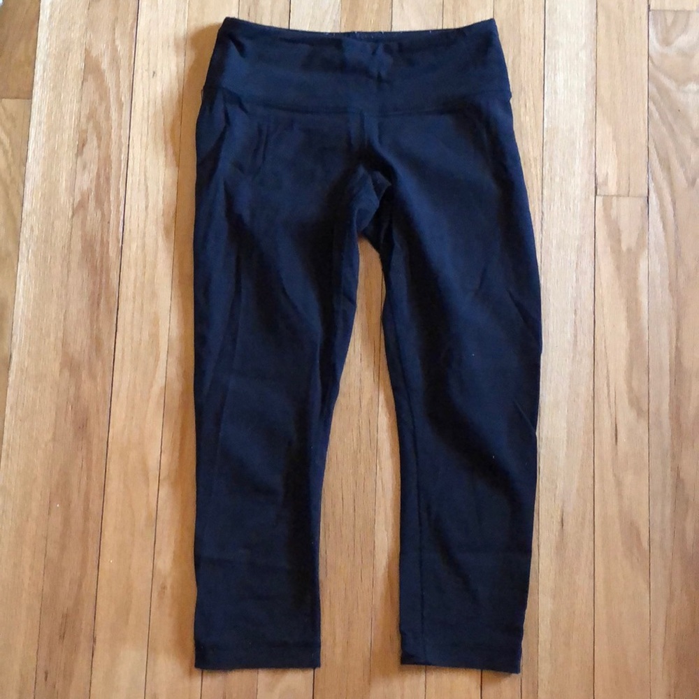 Lululemon Wunder Under cropped leggings
